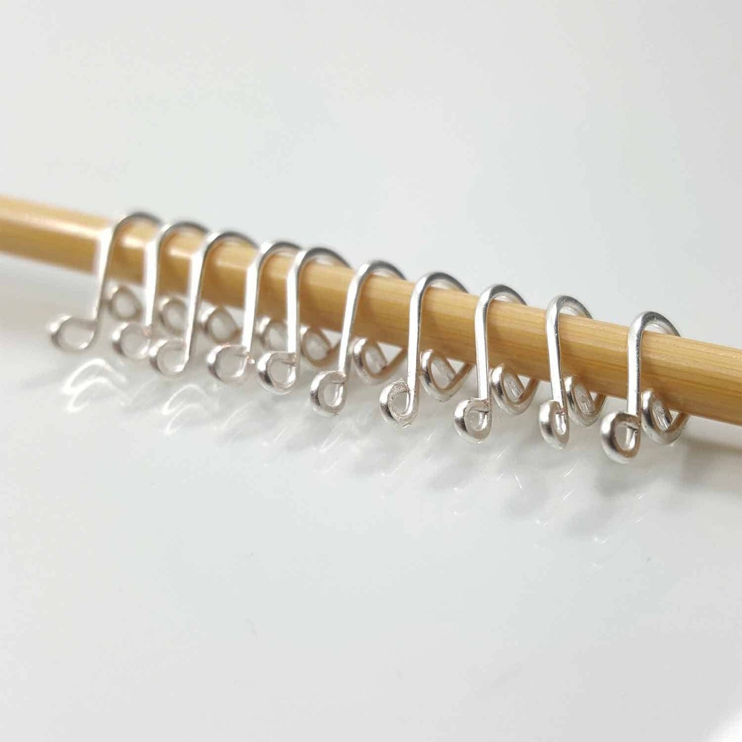 Melody Clips - Simple Locking Stitch Markers: Medium (up to US 8)