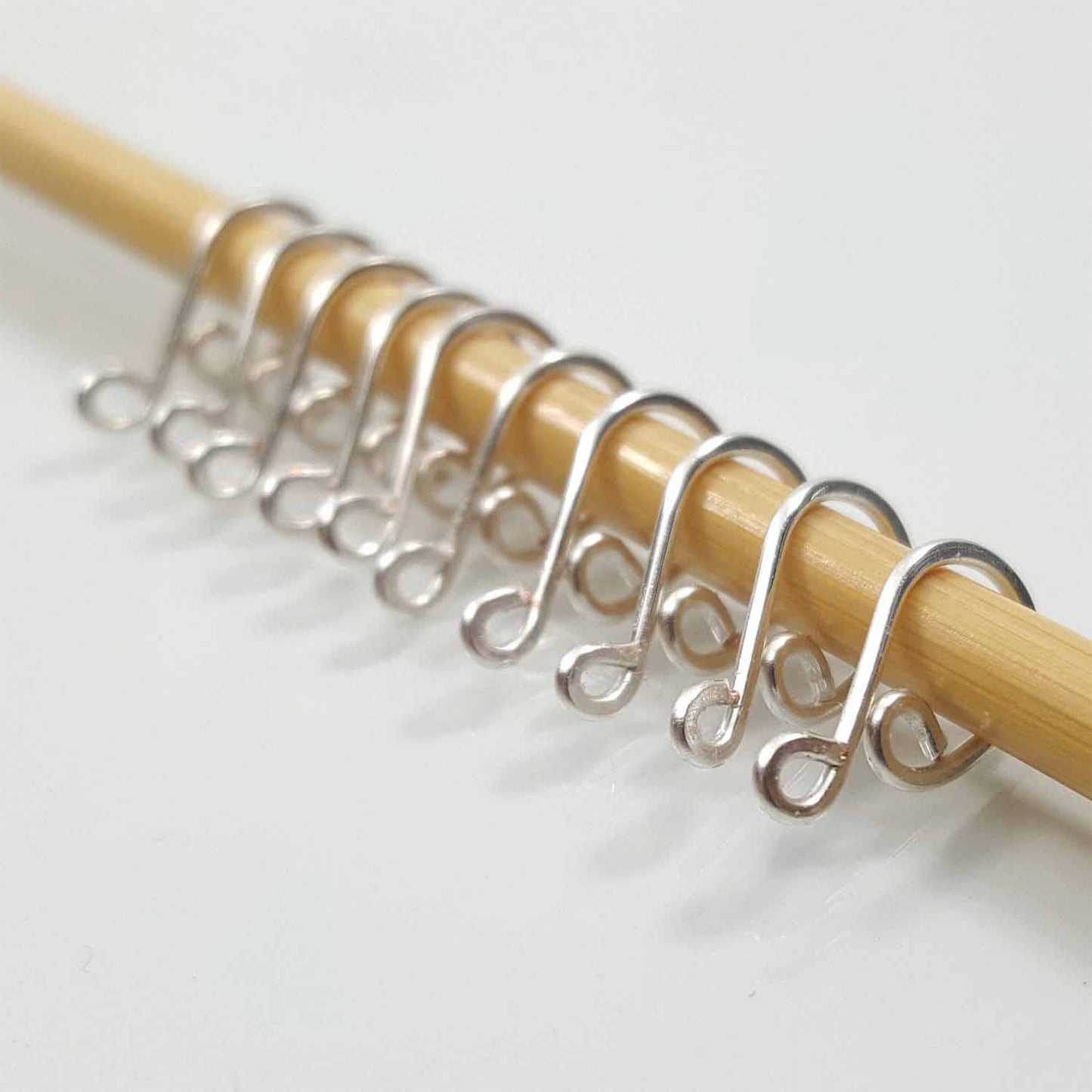 Melody Clips - Simple Locking Stitch Markers: Medium (up to US 8)